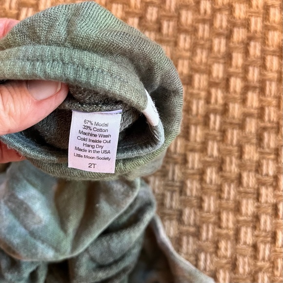 EUC Little Moon Society Green Sloan Sweatpants - Picture 6 of 6